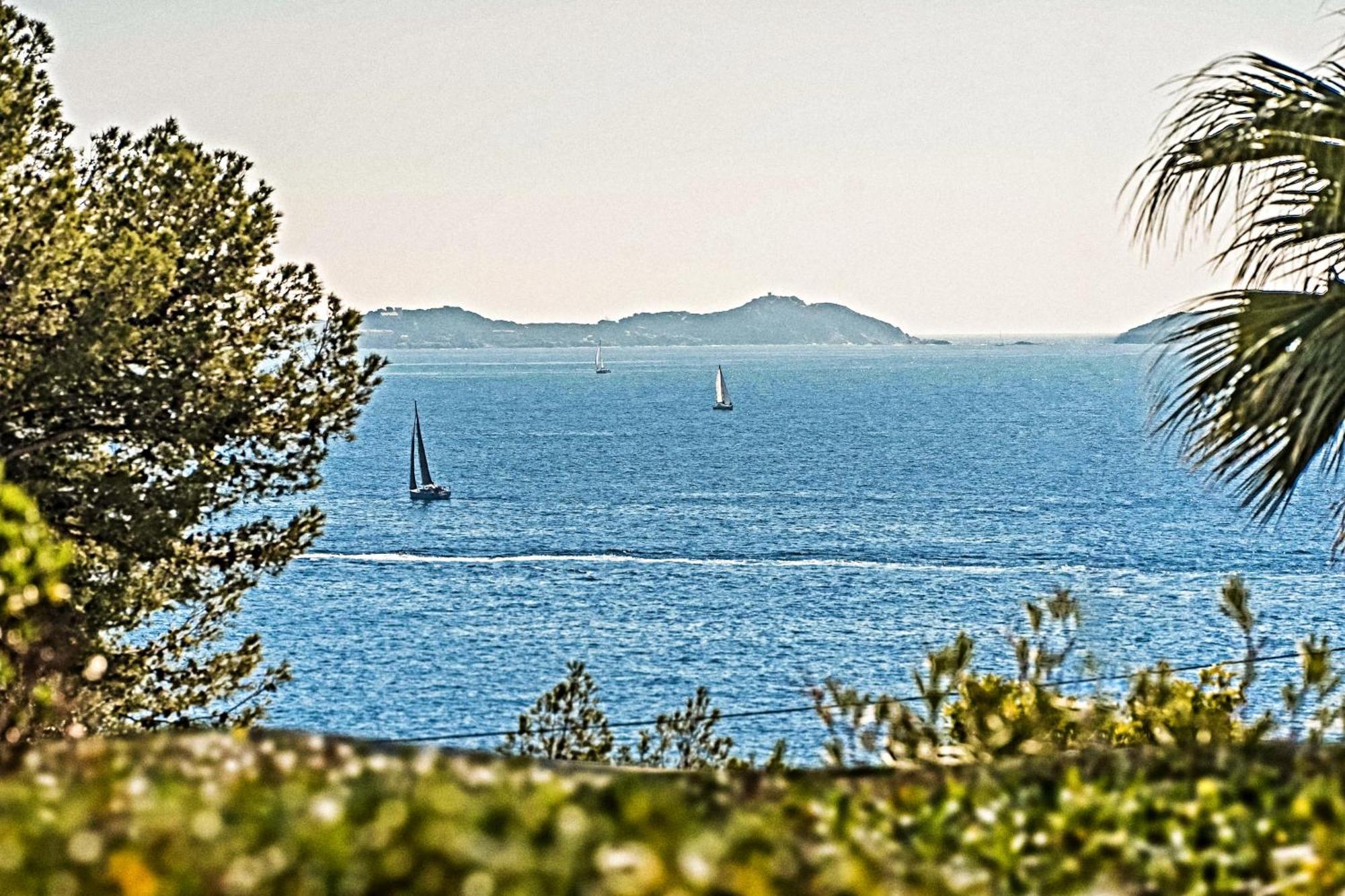 Logement Vue Mer Splendide - Situe A 50 Metres Du Bord De Mer Et 2 Minutes Des Plages - Bandolina Exterior photo